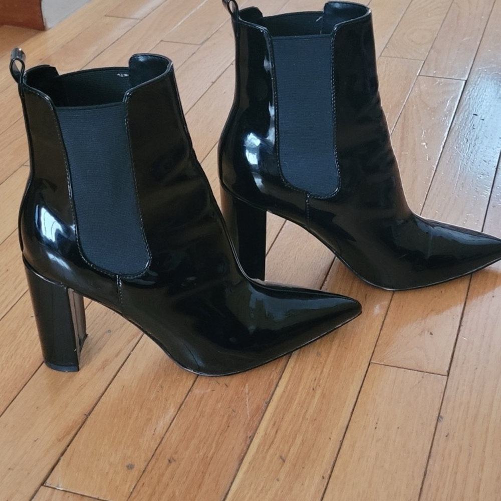 Elegant Black Patent Heeled Boots Nine West US7